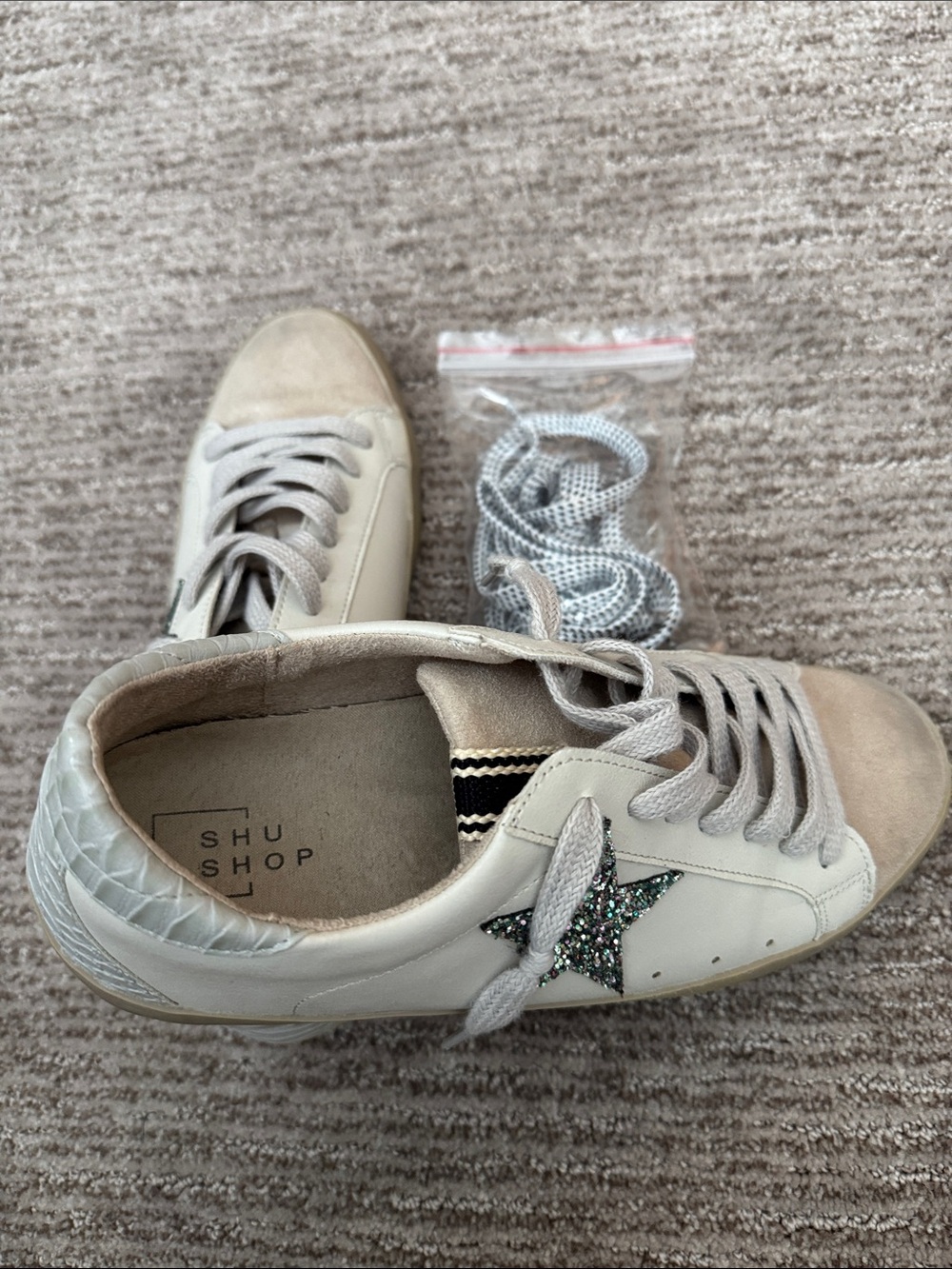 ShuShop Tan Low-Top Sneakers with Glitter Star Accent & Extra Laces Size 9.5.